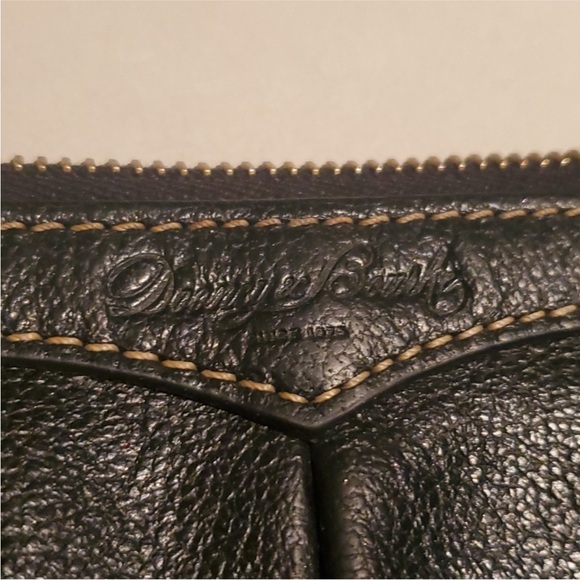 Dooney & Bourke Black Calf Leather Convertible Pleated Wristlet  Two Way Strap - Picture 15 of 15